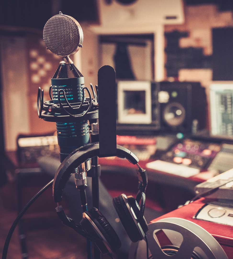 Microphone recording studio